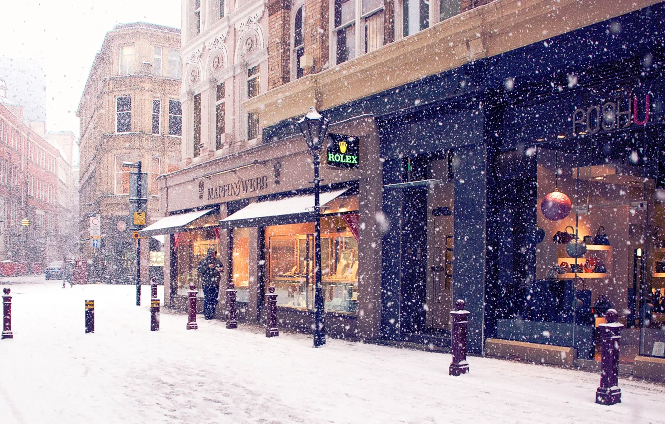 Фото обои зима, снег, город, улица, европа, магазины