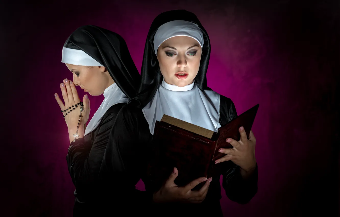 Фото обои книга, сестры, крестик, молитва, монашки, монахини, dreamstime xl