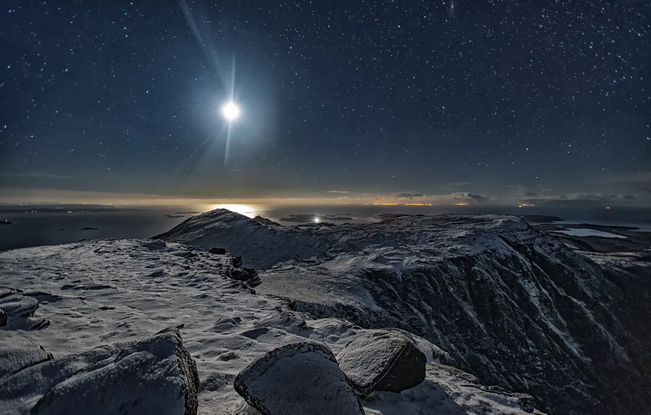Фото обои небо, луна, гора, звёзды, Шотландия, Scotland, звёздная ночь, Ben More Coigach, Северо-западное шотландское нагорье, Northwest …
